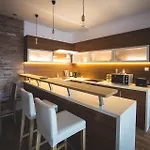 The Grand View 아파트 *