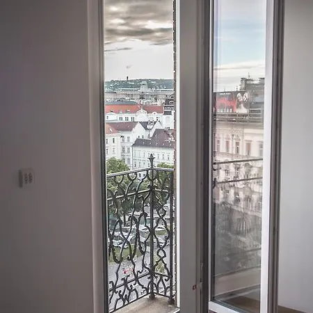 The Grand View Apartment